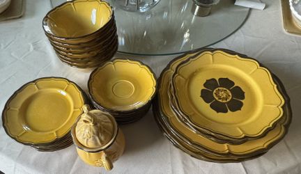 Poppytrail By Metlox Dishes