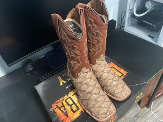 Cuatralba  pirarucu  boots/botas size 11