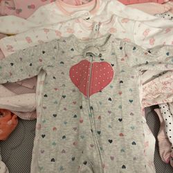 0-3 / 3 Months baby Clothes Zipper And Bottom Onesies For Baby Girl Gently Used. 