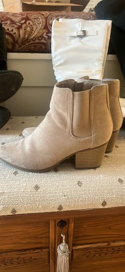 Women’s size 7 shoes and boots