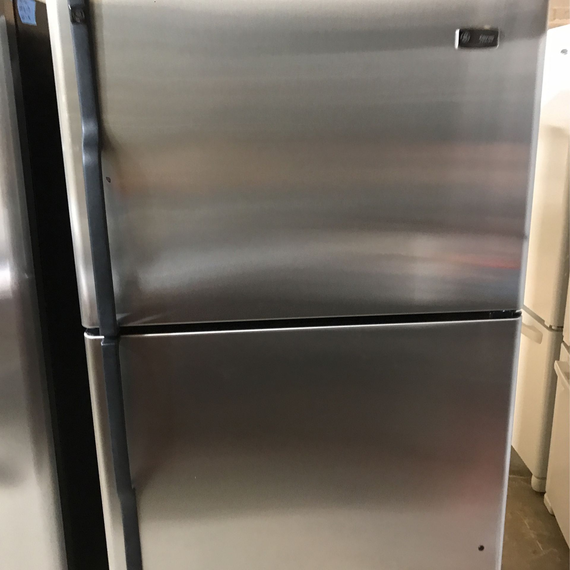 GE Eterna Series Refrigerator Top Freezer Stainless Steel 