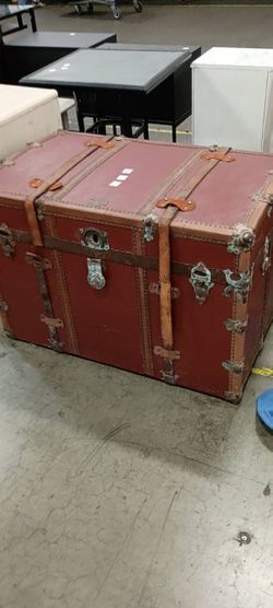 Steamer trunk