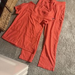 Med Couture Insight Scrub Set (Coral) – Women’s Medium – Like New