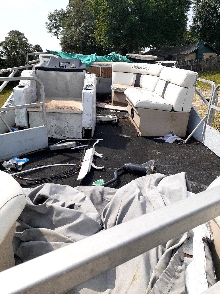 Pontoon Boat