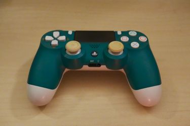 PS4 Alpine Green Controller