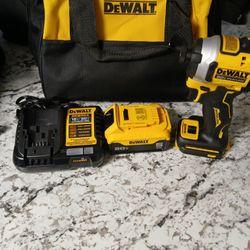 Dewalt Impact Driver With Charger And Battery 