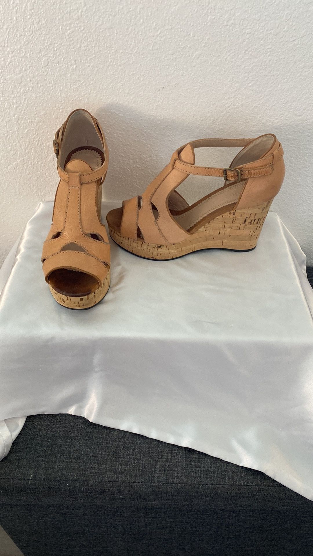 AUTHENTIC CHLOE Ladies Platform Wedge Shoes!