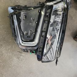 2021 2022 Chevrolet Tahoe Headlight Part