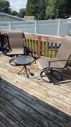 Outdoor Patio Swivel Chairs and Side Table Set