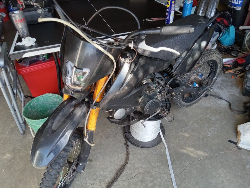 Apollo Dirt Bike