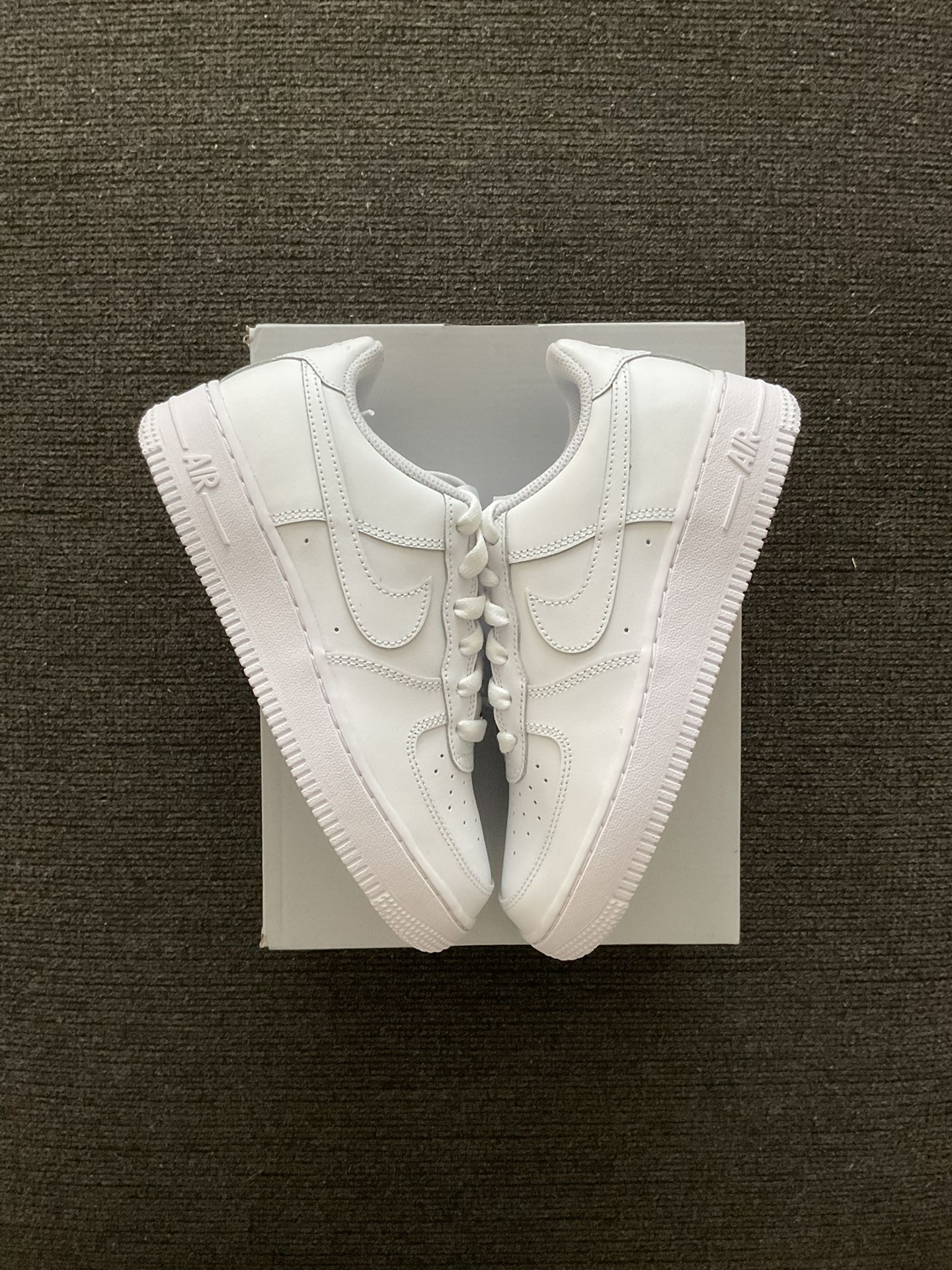 Nike Air Force 1 Low GS Youth Size 4Y=Women’s Size 5.5