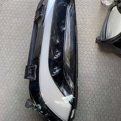 MODEL X DRIVER SIDE HEADLAMP 