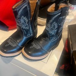 Kids Size 5 Boots 