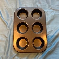 2 Muffin Pans 