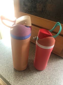 2 Owala thermos / drink containers 24 oz + 16 oz - $10 each or both for $16 (ONLY 8 EACH THIS WAY) must Come to HB , OC