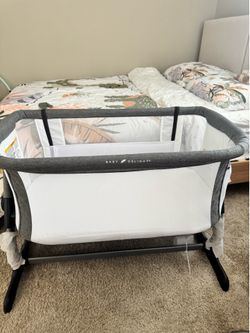 Baby Delight Beside Me Dreamer Bassinet | Bedside Sleeper | 6-Position Height Adjustment | Charcoal Tweed