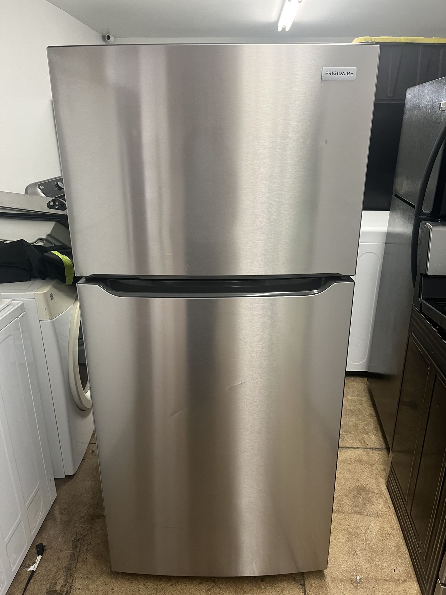 SAMSUNG TWIN TEMPERATURE REFRIGERATOR