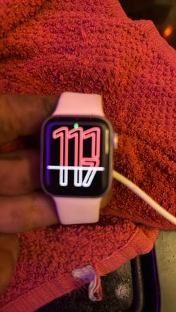 Apple Watch se 40mm  white  Sport Band