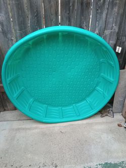 Free kids pool