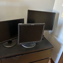 3 Monitors Take Them All 