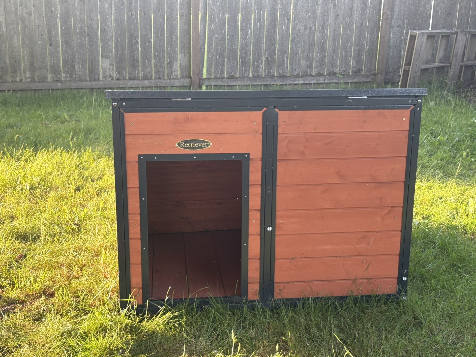 Large Dog House Brand New