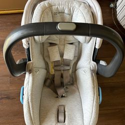 Two Uppababy Mesa Car Seat And Two Bases