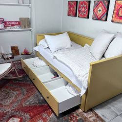 Daybed And Mattress