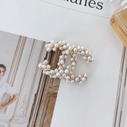Fashion Pearl Brooch