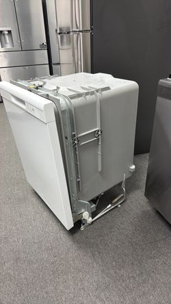 Dishwasher white