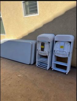 Table/Chairs