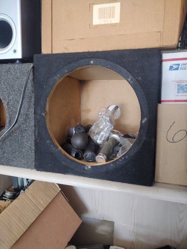single 12-in speaker box