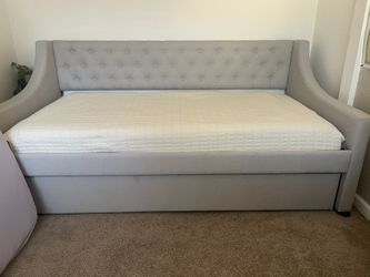 TWIN DAY BED WITH PULL OUT