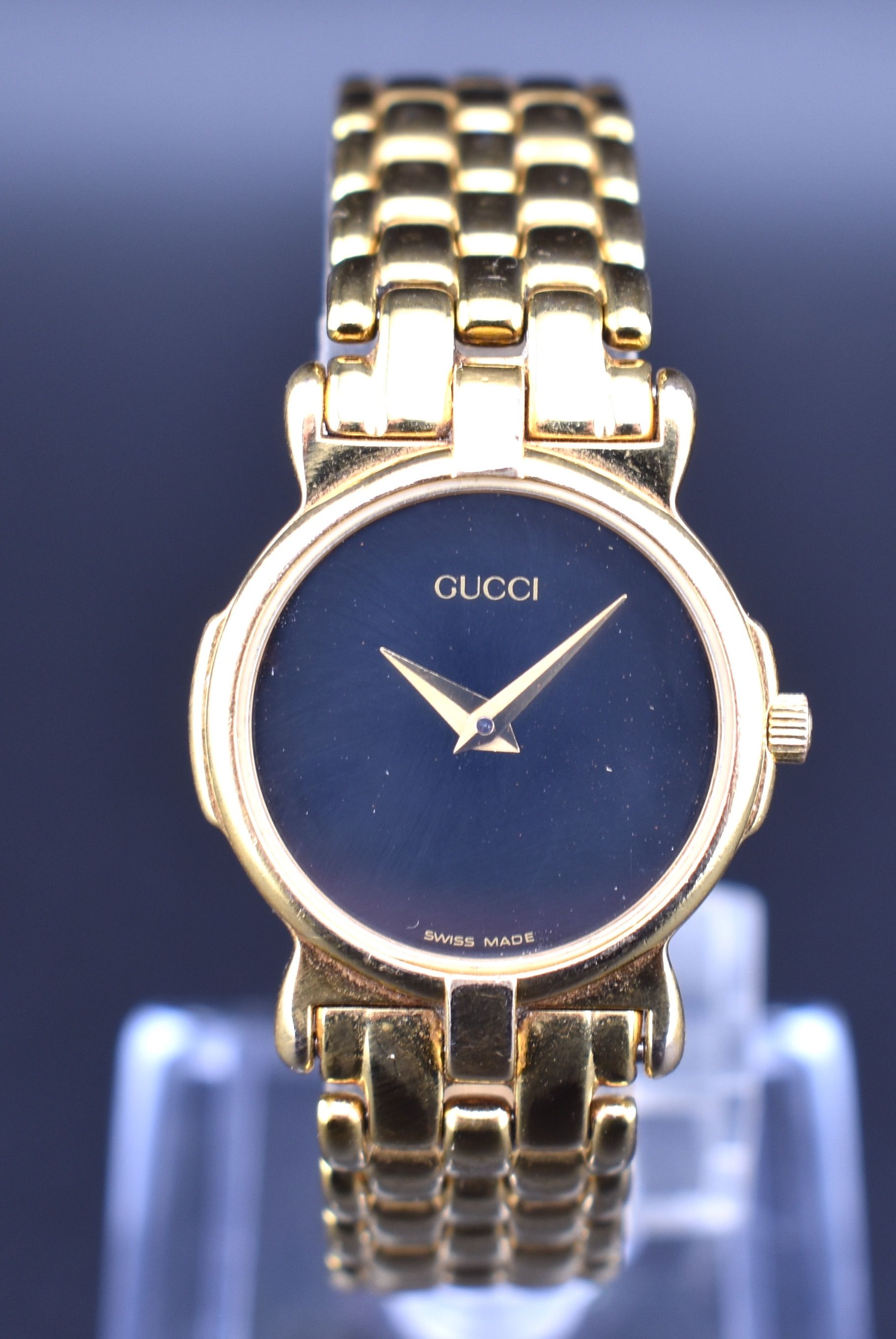 VINTAGE GUCCI GOLD LINK LADIES BLACK SOLID DIAL WATCH #3400 L EUC