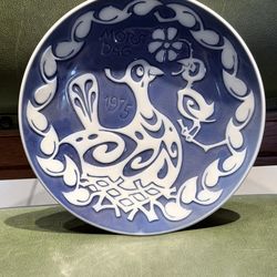 Royal Copenhagen Denmark Mors  Dag 1975 Mother's Day Decorative Plate