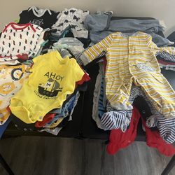 Tengo Ropa Para Bebé De Tres Meses Disponible 