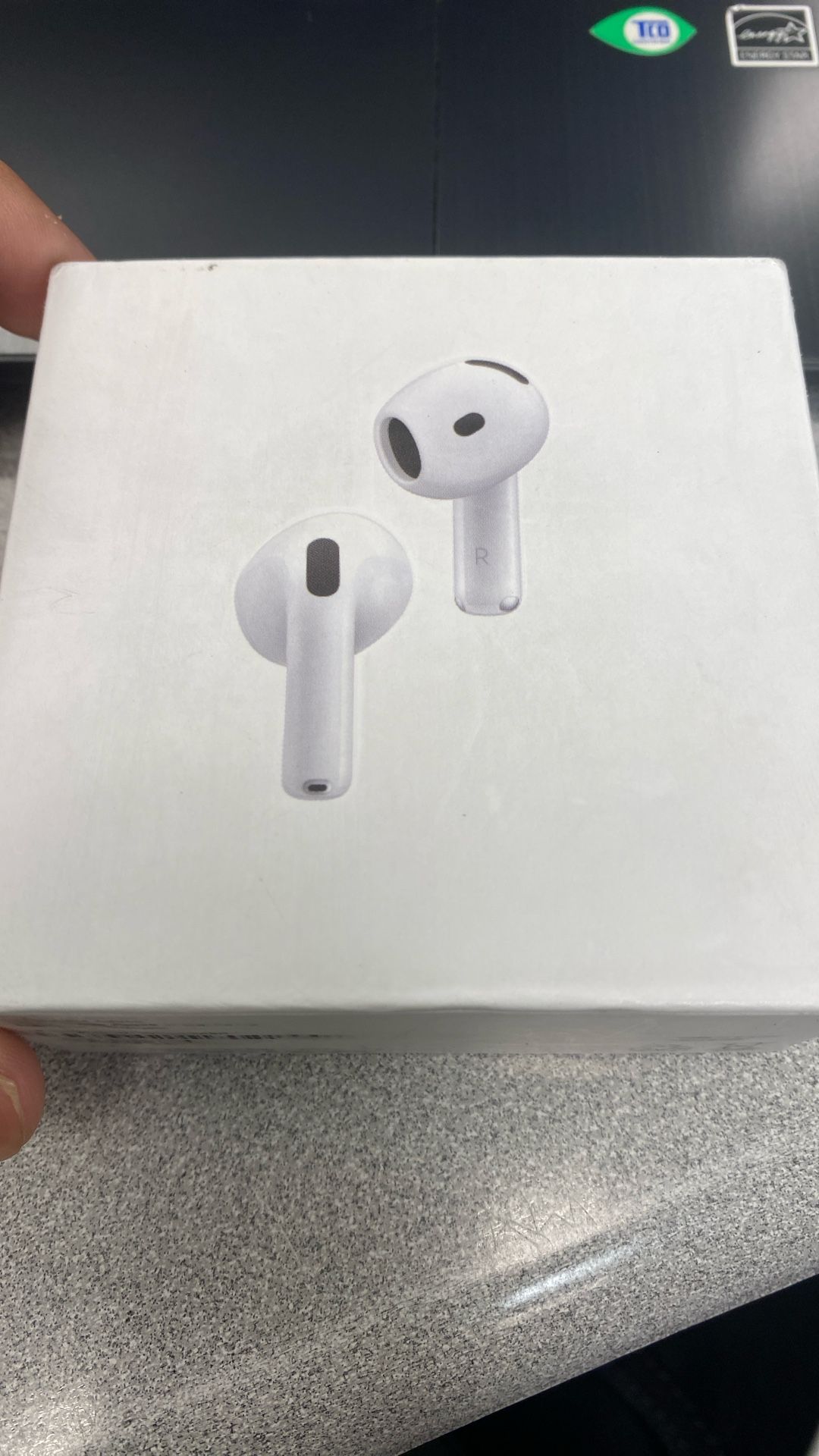AirPods 4’s ANC