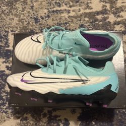 Nike Soccer Cleats Phantom Size 8