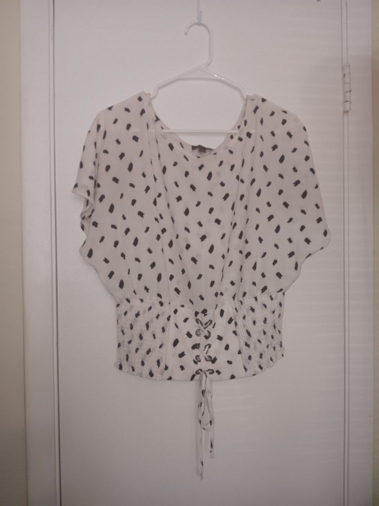 Summer Top Black And White Size Large