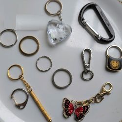carabiners, keychains, metal key links, steel rings, Snap clips