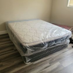 NEW FULL-SIZE PILLOW TOP MATTRESS AND BOX SPRING 💤