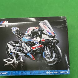 EGO Technic BMW M 1000 RR Motorcycle Model Kit 42130