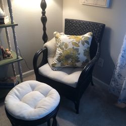 Rattan chair with ottoman 