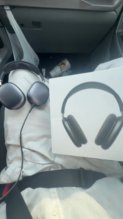 AirPod maxes READ DESCRIPTION