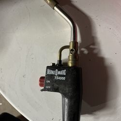 BERNZOMATIC TORCH 