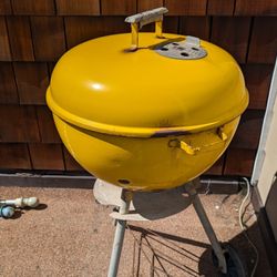 Yellow Weber BBQ 18" Kettle Yachtsman Barbecue 1970s 