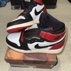 Jordan 1 Retro Black Toe Reimagined GS Size 5.5