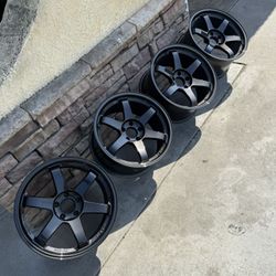 Volk Racing TE37 18x9.5 +22 