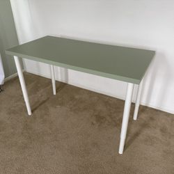 Green Table / desk with adjustable Legs - Like New