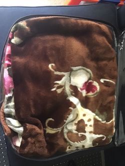 Cal king blanket with flower design
