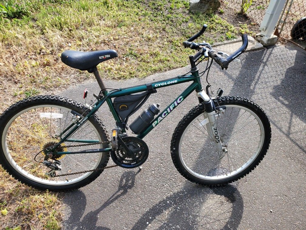 Cyclone sales mountain bike